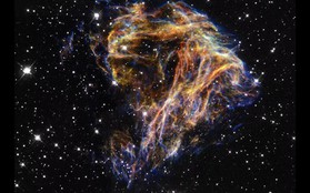 NASA: "Pháo hoa" rực sáng giữa vật thể đang lao vào dải Ngân Hà