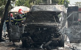 Ô tô 16 chỗ bất ngờ cháy rụi ở TP Thủ Đức