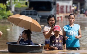 Lũ quét nhấn chìm Chiang Mai, Thái Lan