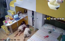 Chị gái vô tình làm đổ lọ mực, em trai có hành động không ngờ, check camera xong mẹ lập tức thay đổi thái độ