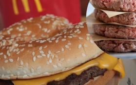 Vi khuẩn liên quan đến món Hamburger của McDonald's khiến  hàng chục người Mỹ ngộ độc nguy hiểm thế nào?