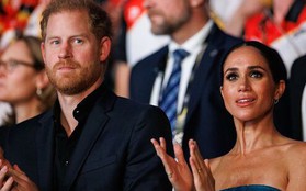 Meghan lo lắng Harry sẽ quay trở lại Hoàng gia Anh mà không có cô