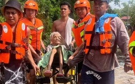 Siêu bão Usagi đổ bộ Philippines, gió giật 240 km/giờ