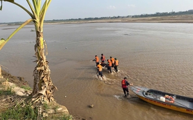 Xót xa vụ 5 học sinh tử vong thương tâm: "Cát sụt khiến các em hoảng loạn, rồi kéo nhau xuống"