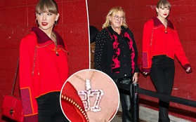 Taylor Swift cùng "mẹ chồng tương lai" đến sân xem bóng bầu dục, chi tiết trên cổ cô nàng gây chú ý