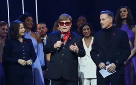 Elton John xác nhận bị mất thị lực