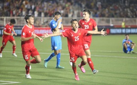 AFF Cup: Tuyển Việt Nam “chết hụt” vì tính sai, nhưng HLV Kim Sang-sik đã tìm ra đường “tái sinh”?