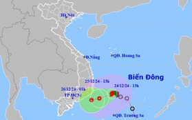 Bão số 10 mạnh cấp 8, giật cấp 10 đang di chuyển chậm ở giữa Biển Đông