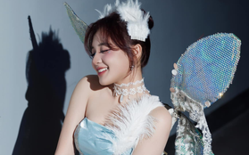 Cosplay Krixi gợi cảm, MC Phương Thảo khiến fan nam ngẩn ngơ