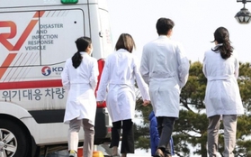 Tình cảnh ngay lúc này của người bệnh tại Hàn Quốc khi bác sĩ đình công: Thai phụ phải "hoãn" sinh, bệnh nhân ung thư không được hóa trị