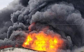 Cháy lớn tại một xưởng tập kết nhựa ở Bắc Ninh