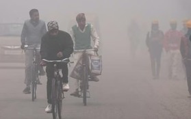 Giá lạnh, sương mù ảnh hưởng giao thông tại Ấn Độ
