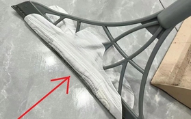 Độc lạ chống nồm sàn nhà bằng băng vệ sinh: Netizen tung hô cách làm thông minh, thực hư hiệu quả ra sao?