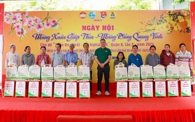 7-Eleven Việt Nam trao quà Tết cho các hộ gia đình khó khăn