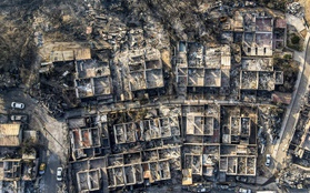 Số người chết do cháy rừng tăng lên 131, Chile tìm kiếm nạn nhân trong đống đổ nát