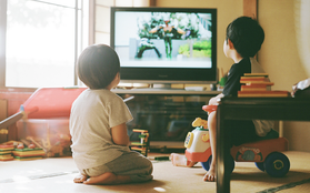 Trẻ xem tivi có tư duy và năng lực khác biệt như thế nào? Câu trả lời khiến cha mẹ sững sờ