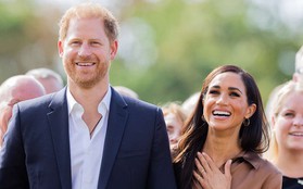 Vợ chồng Harry - Meghan không được biết về bí mật Hoàng gia