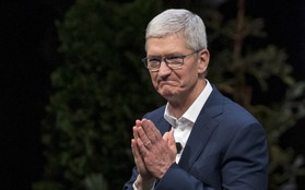 Ngày buồn của Apple: Vốn hóa ''bốc hơi'' 113 tỷ USD sau 1 đêm, Tim Cook lật đật tới Trung Quốc cứu đế chế lung lay