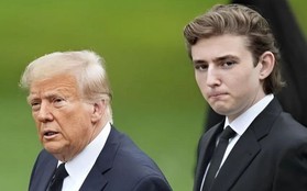 Ác mộng trở lại với Barron Trump