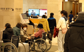 13 ngày khủng hoảng y tế tại Hàn Quốc: Bệnh nhân cấp cứu không ai tiếp nhận, người ở lại kiệt sức đến cùng cực