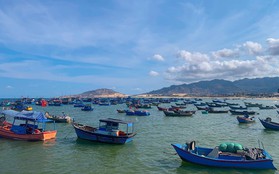 ‘Làng chạy gió’ ven biển có gì mà hút khách du lịch đến vậy?