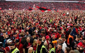 Bay Arena vỡ sân trong ngày Bayer Leverkusen vô địch