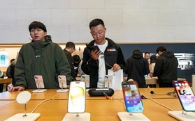 "Tôi không dùng iPhone đâu, lạc hậu rồi" - Người Trung Quốc chê bai: Giờ cầm điện thoại này mới là sang!