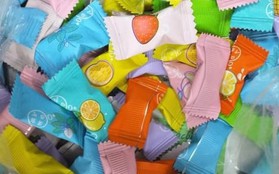 Ăn kẹo không rõ nguồn gốc, 30 học sinh ở Lâm Đồng nhập viện