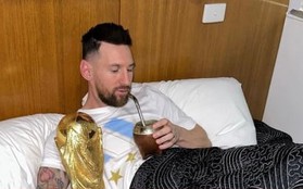 Bí mật trong cốc "nước thần" khiến Messi mê mệt, vừa ôm cúp vừa thưởng thức