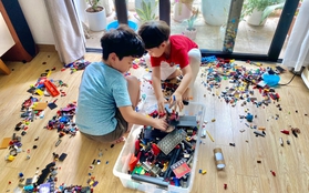 Nhìn chiếc phòng bừa bộn của 2 em bé mê lego đến "tiền đình", MC nổi tiếng VTV đã làm điều này với con