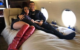 Ronaldo tức tốc đi "chữa lành" sau trận chung kết khóc hết nước mắt