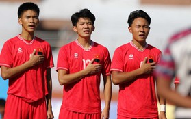 U19 Việt Nam đeo băng tang trận gặp Australia