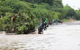 Hà Nội: Đường gom Đại lộ Thăng Long hết ngập lụt, nhiều "bẫy ngập" lộ ra sau khi nước rút