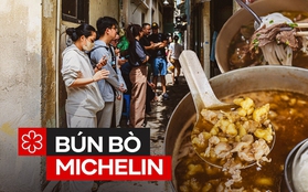 Quán bún bò mỡ nổi ở Sài Gòn sau khi được MICHELIN gọi tên: Khách hàng phải xếp hàng đợi đến lượt, người nước ngoài cũng tò mò ghé ăn thử