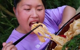 'Thánh mukbang' 33 tuổi trông già như 60 sau 3 năm ăn thùng uống vại