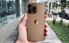 Hình ảnh iPhone 16 Pro với màu "titan sa mạc" mới, khác xa màu vàng mà chúng ta tưởng tượng!