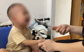 Tìm trường mầm non cho con, phụ huynh Hà Nội ngỡ ngàng khi thấy clip cô giáo đánh trẻ được đăng bởi chính tài khoản Facebook của trường?