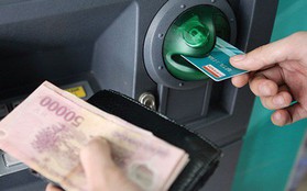 ATM "nuốt tiền" không nhả dù tài khoản đã bị trừ, làm ngay 2 cách sau để lấy lại tiền