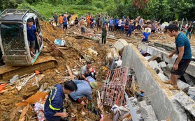 Vụ sạt lở trên quốc lộ ở Hà Giang: Vẫn còn 3 người mất tích, huy động hàng trăm người tìm kiếm các nạn nhân