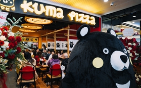 Giới trẻ xếp hàng dài mua Pizza Fusion tại AEON Xuân Thủy