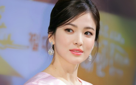 Song Hye Kyo dành 6 tháng tập hút thuốc