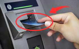 Máy ATM "nuốt tiền" không nhả, đừng hoảng hốt mà hãy làm theo cách này!