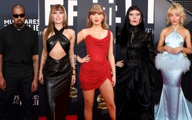 Siêu thảm đỏ Grammy 2025: Taylor Swift sexy nghẹt thở, Lady Gaga - Miley Cyrus cùng dàn mỹ nhân hở bạo không gây sốc bằng sao nam đội cả lâu đài lên đầu