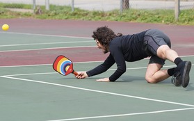 Chinh phục pickleball: Chơi để vui, đừng để bị "ám ảnh"