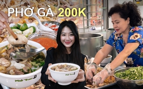 Cận cảnh tô phở gà 200.000 đồng đắt bậc nhất Hà Nội, ăn một bát có bằng "chén" cả con như lời đồn?