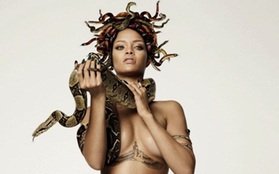 Rihanna ngực trần hóa nữ thần đầu rắn Medusa
