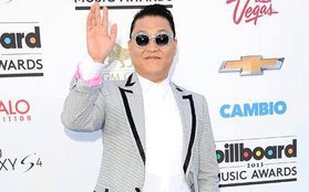 Psy được bí mật massage, châm cứu trong lúc biểu diễn