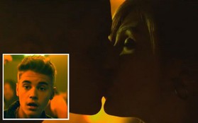Justin Bieber công khai khóa môi gái lạ