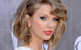 Taylor Swift xinh đẹp nổi bật nhưng ra về tay trắng