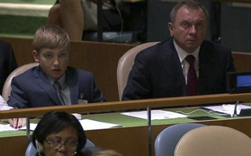 Cậu bé 11 tuổi "nhẵn mặt" tại các hội nghị thế giới